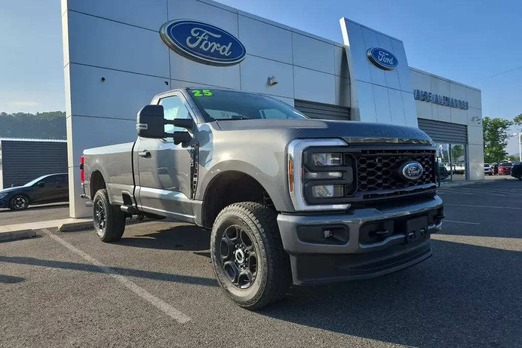 2025 Ford F-350 XL photo 1