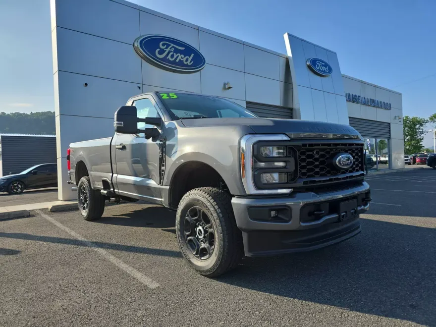 2025 Ford F-350 XL photo 1