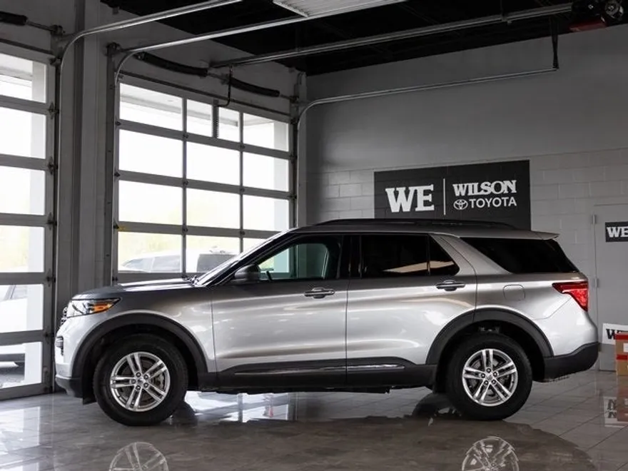 2021 Ford Explorer XLT photo 1