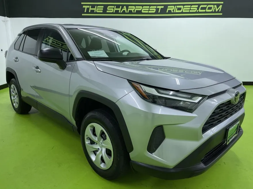 2024 Toyota RAV4 LE photo 1
