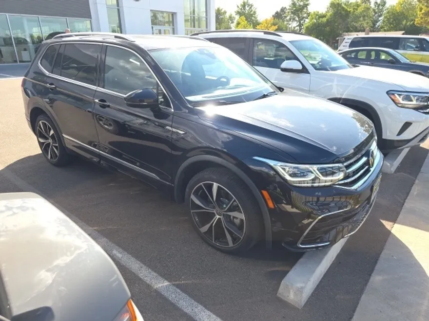 2022 Volkswagen Tiguan SEL Premium R-Line photo 1