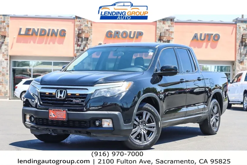 2017 Honda Ridgeline Sport photo 1
