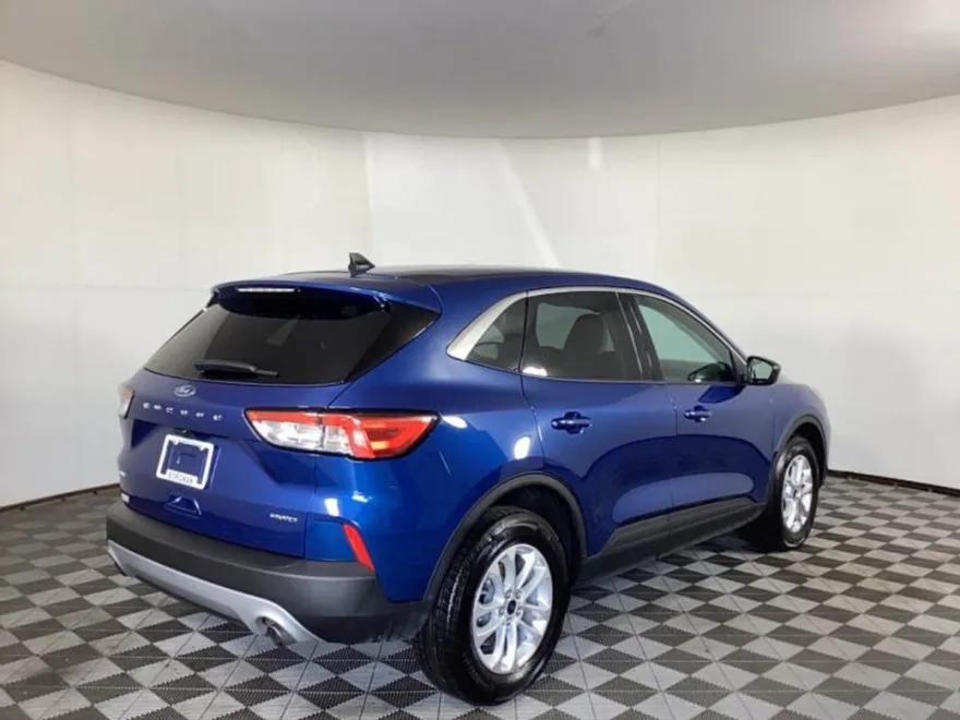 2022 Ford Escape SE photo 1