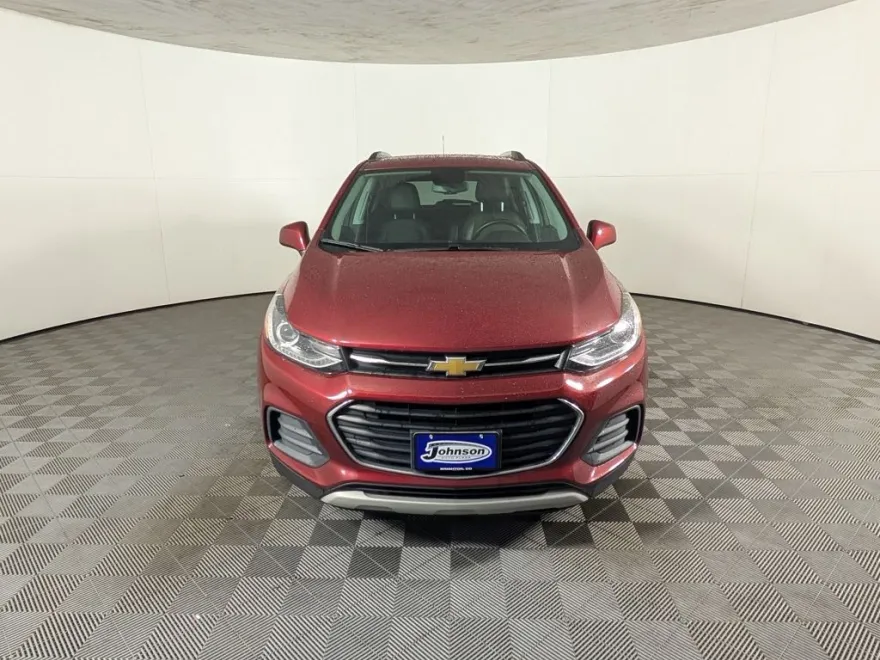 2022 Chevrolet Trax LT photo 1