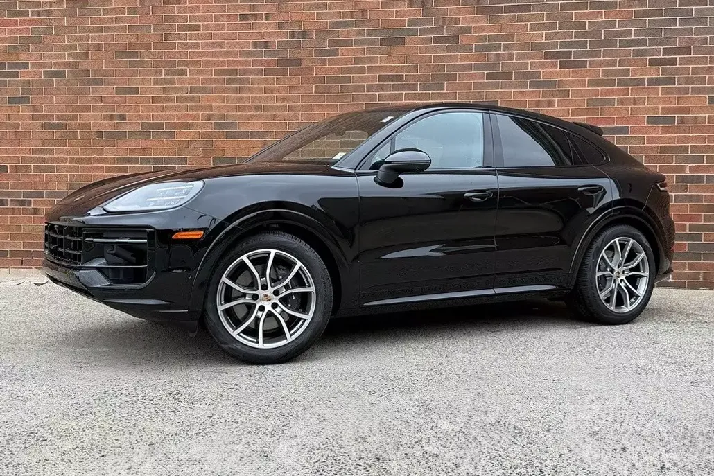 2025 Porsche Cayenne Coupe photo 1