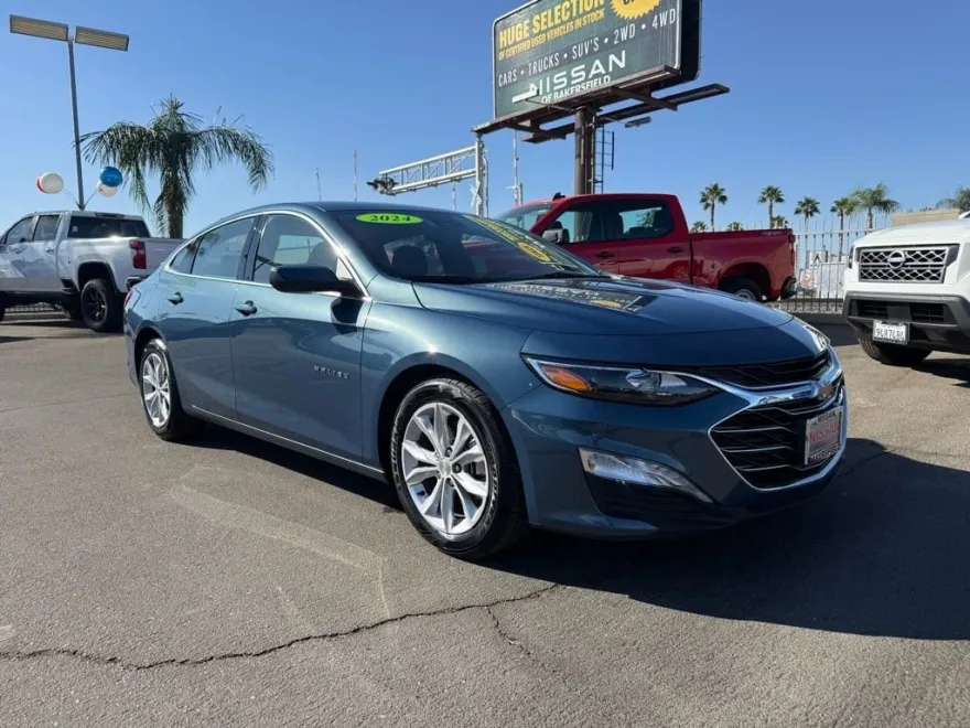 2024 Chevrolet Malibu 1LT photo 1