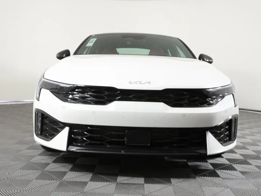 2026 Kia K5 GT-Line photo 1