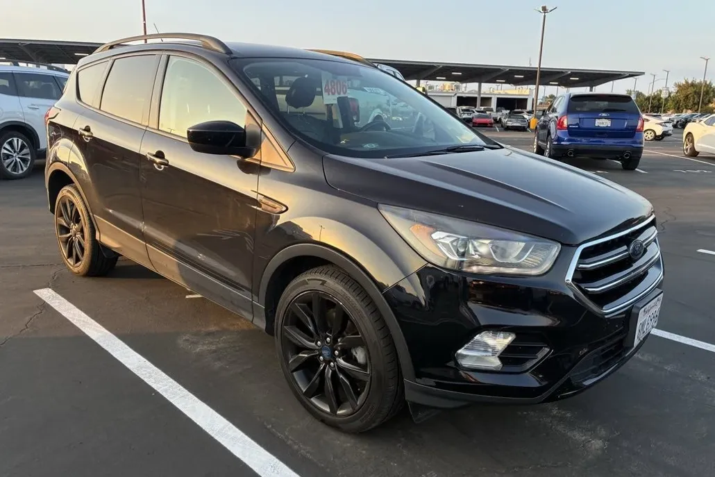2019 Ford Escape SE photo 1