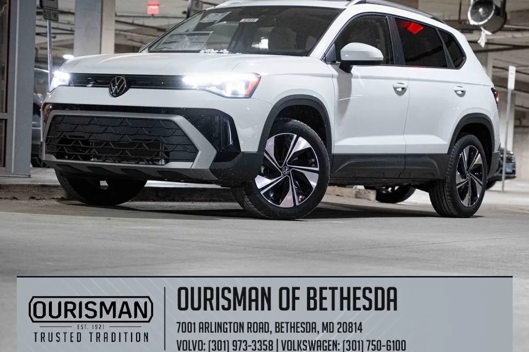 2025 Volkswagen Taos SE photo 1