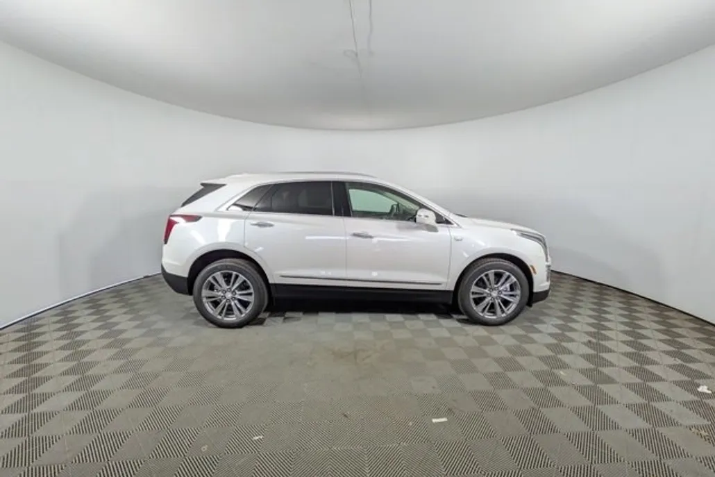 2025 Cadillac XT5 Premium Luxury photo 1