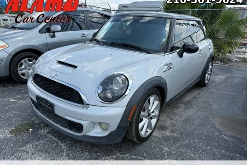 2013 Mini Cooper Hardtop S photo 1