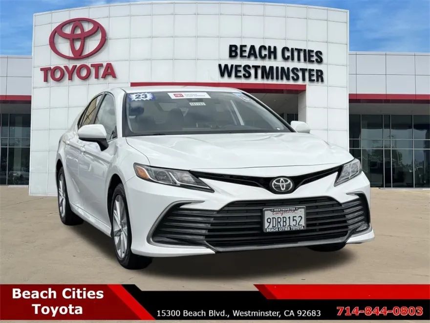 2023 Toyota Camry LE photo 1