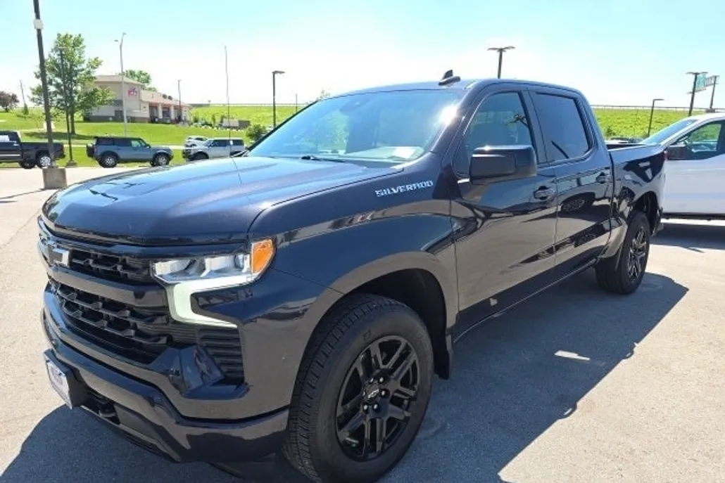 2022 Chevrolet Silverado 1500 RST photo 1