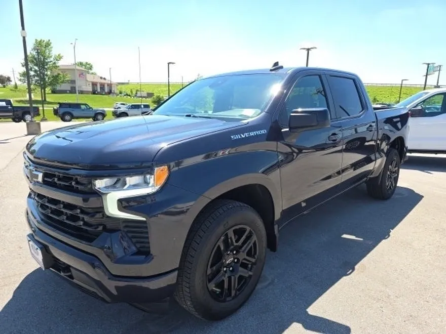 2022 Chevrolet Silverado 1500 RST photo 1