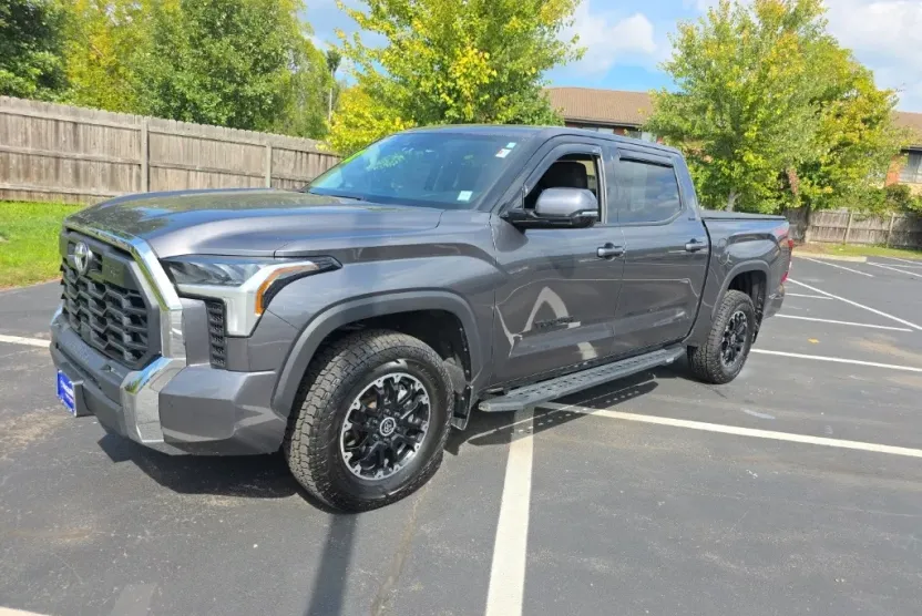 2022 Toyota Tundra SR5 photo 1