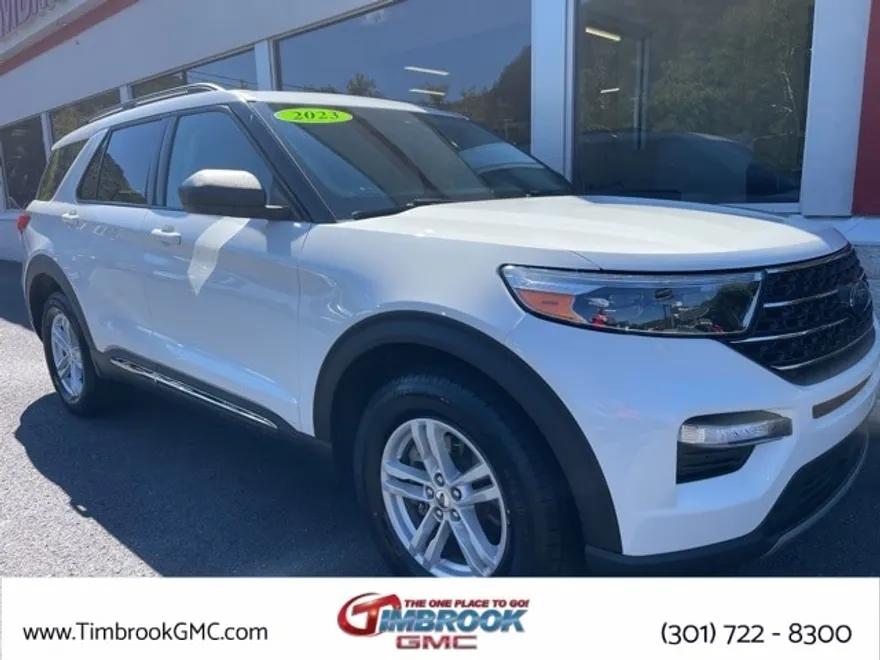 2023 Ford Explorer XLT photo 1