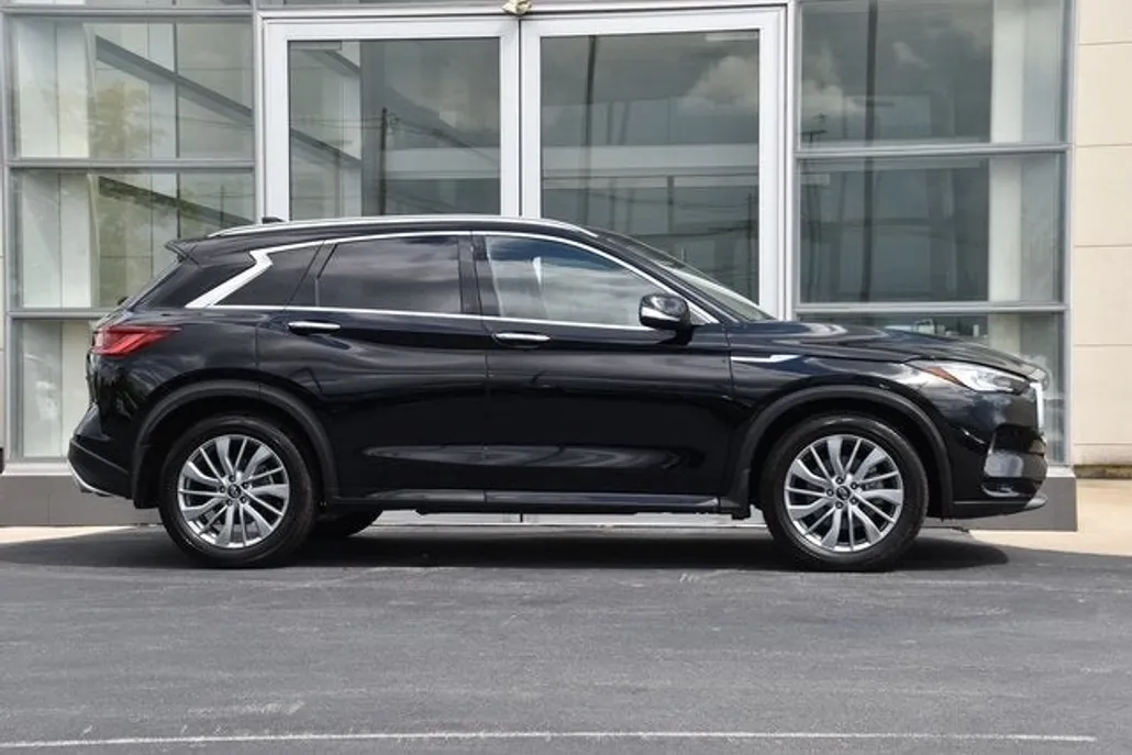 2024 Infiniti QX50 Luxe AWD photo 1