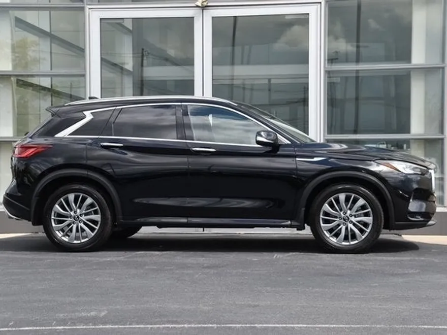 2024 Infiniti QX50 Luxe AWD photo 1