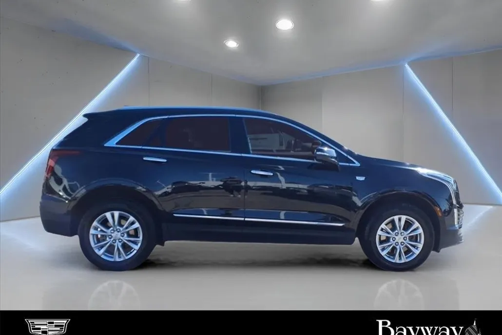 2022 Cadillac XT5 Luxury photo 1