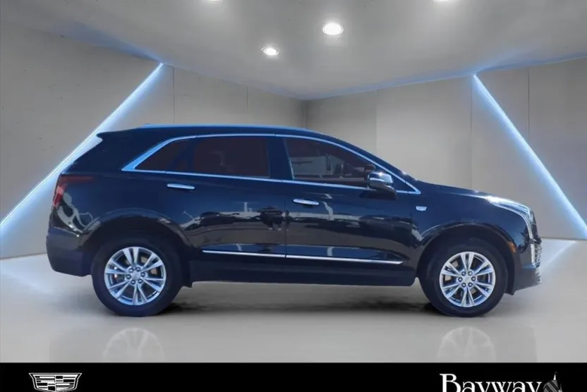 2022 Cadillac XT5 Luxury photo 1