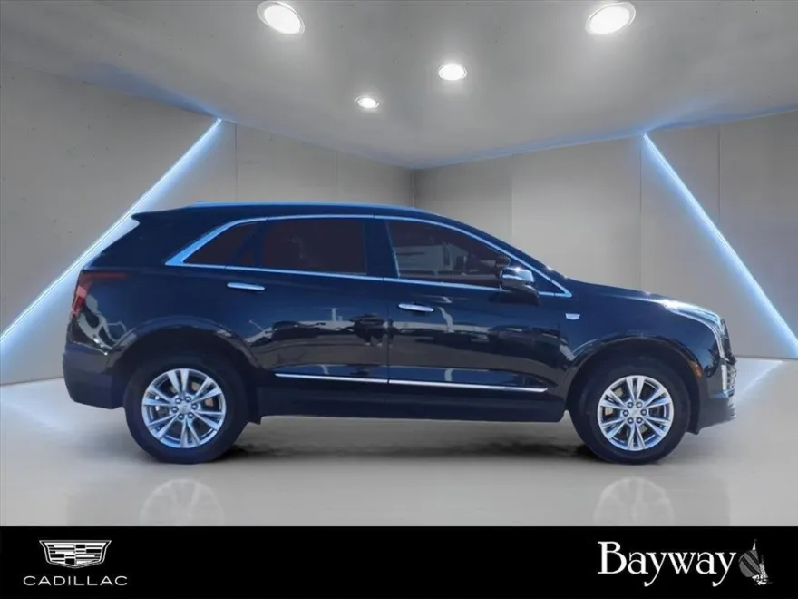 2022 Cadillac XT5 Luxury photo 1