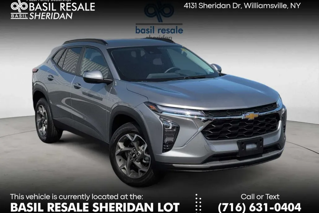 2025 Chevrolet Trax LT photo 1