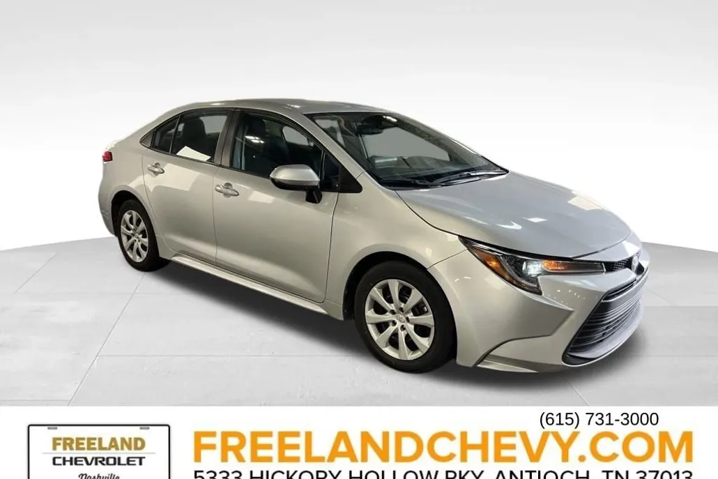 2023 Toyota Corolla LE photo 1