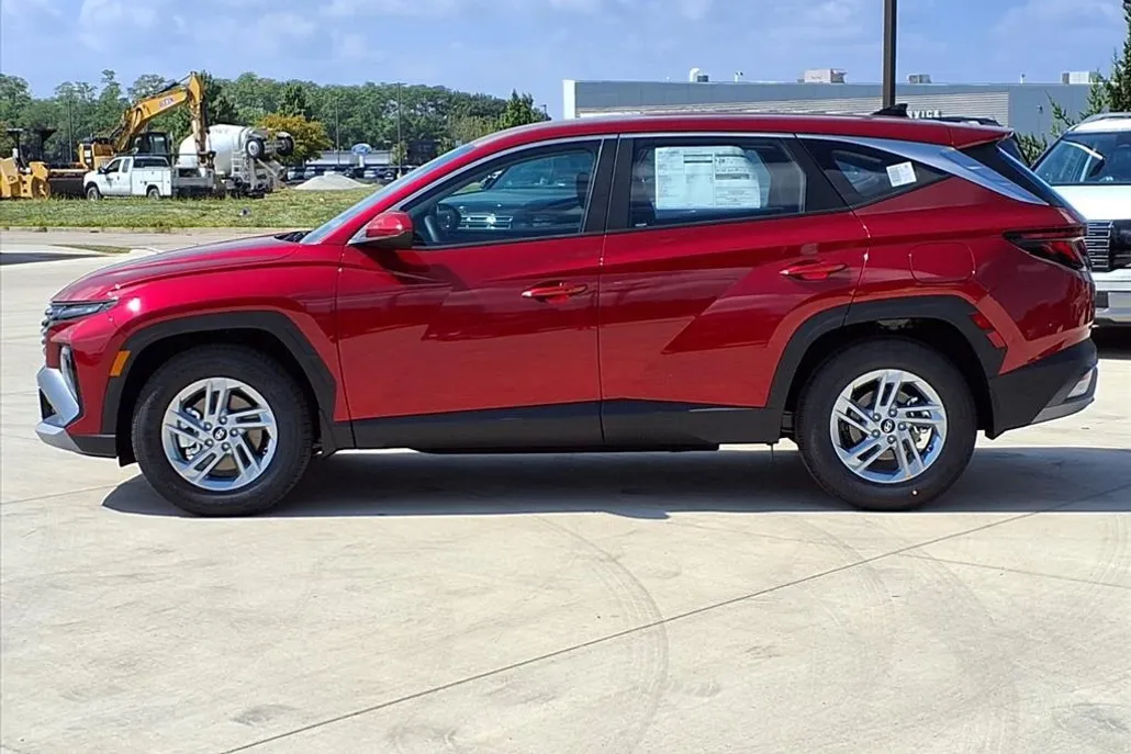 2026 Hyundai Tucson SE photo 1