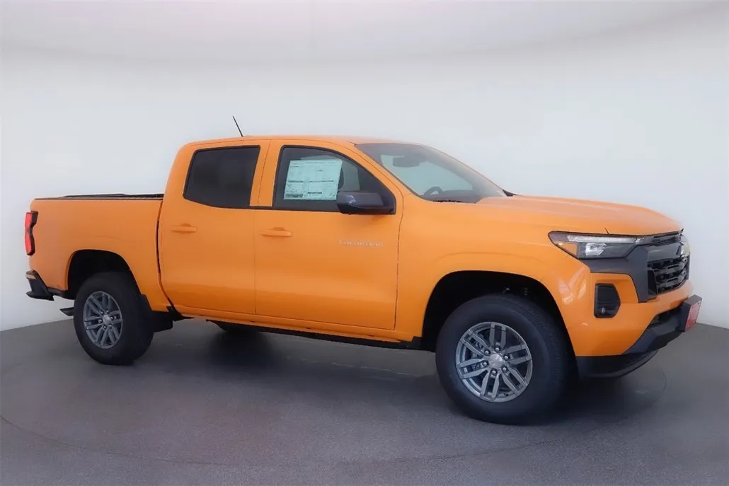 2026 Chevrolet Colorado LT photo 1