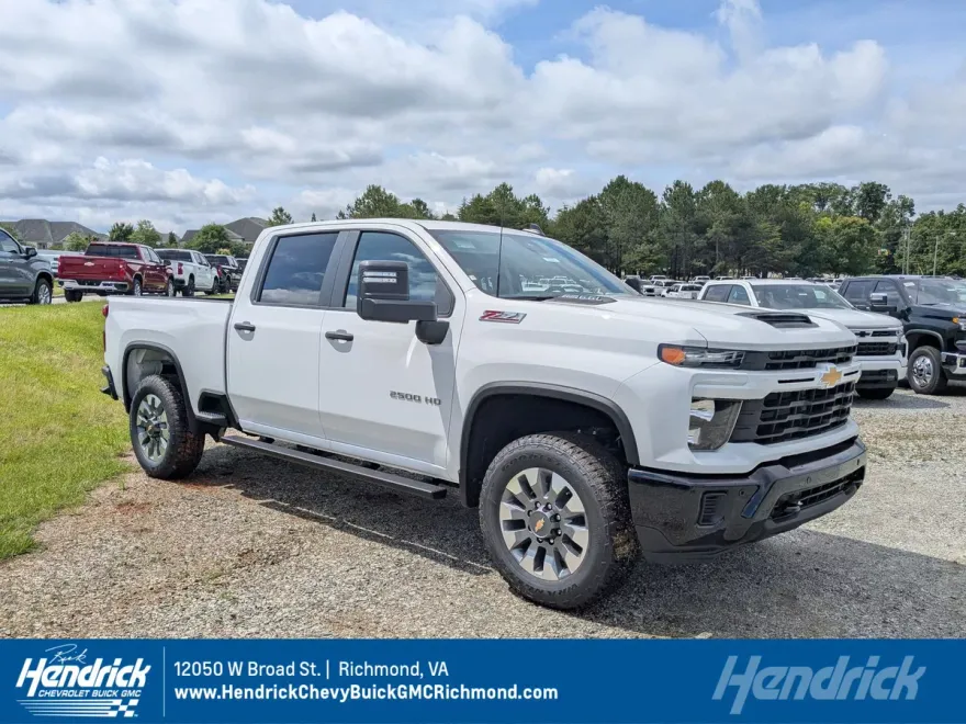 2025 Chevrolet Silverado 2500HD Custom photo 1
