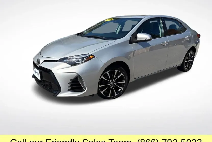2018 Toyota Corolla LE photo 1