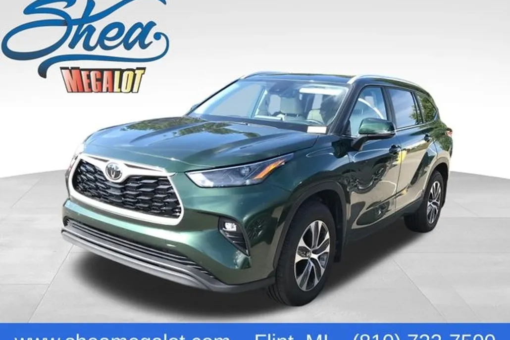 2023 Toyota Highlander XLE photo 1