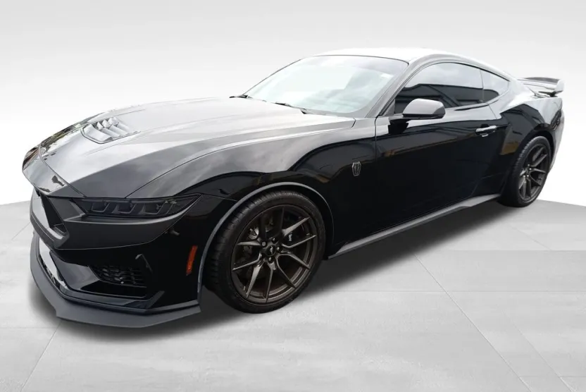 2024 Ford Mustang Dark Horse photo 1