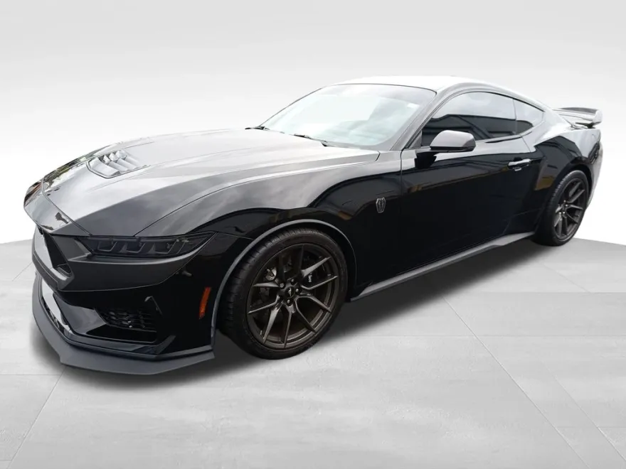 2024 Ford Mustang Dark Horse photo 1