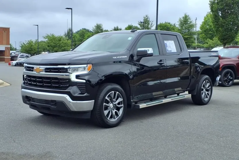 2022 Chevrolet Silverado 1500 LT photo 1