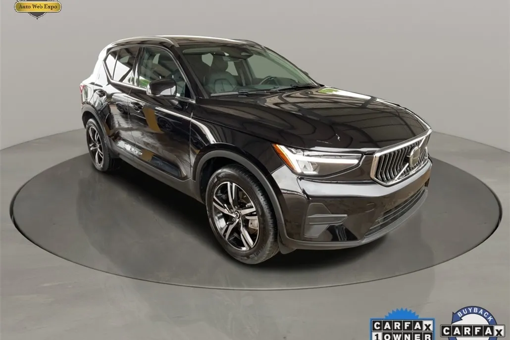 2024 Volvo XC40 Core photo 1