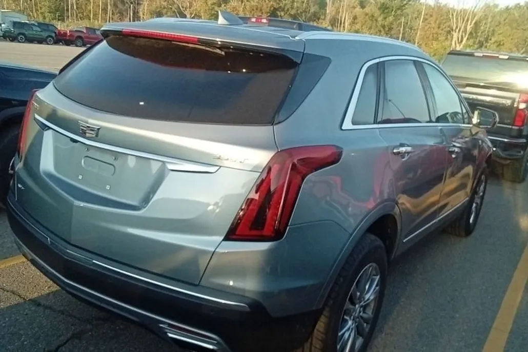 2023 Cadillac XT5 Premium Luxury photo 1