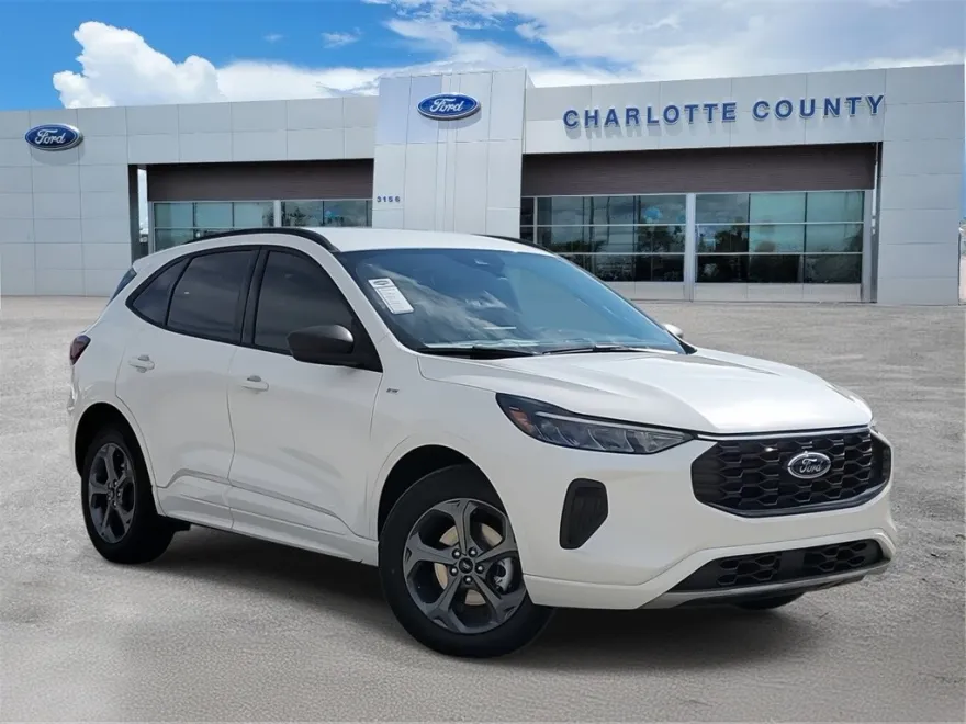 2024 Ford Escape ST-Line photo 1