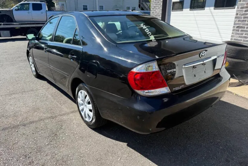 2006 Toyota Camry SE photo 1