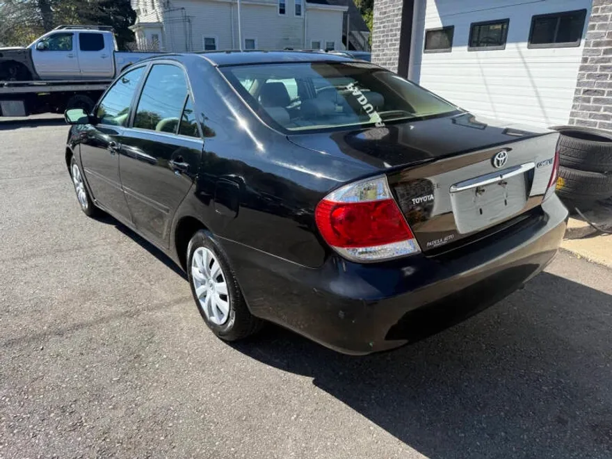 2006 Toyota Camry SE photo 1