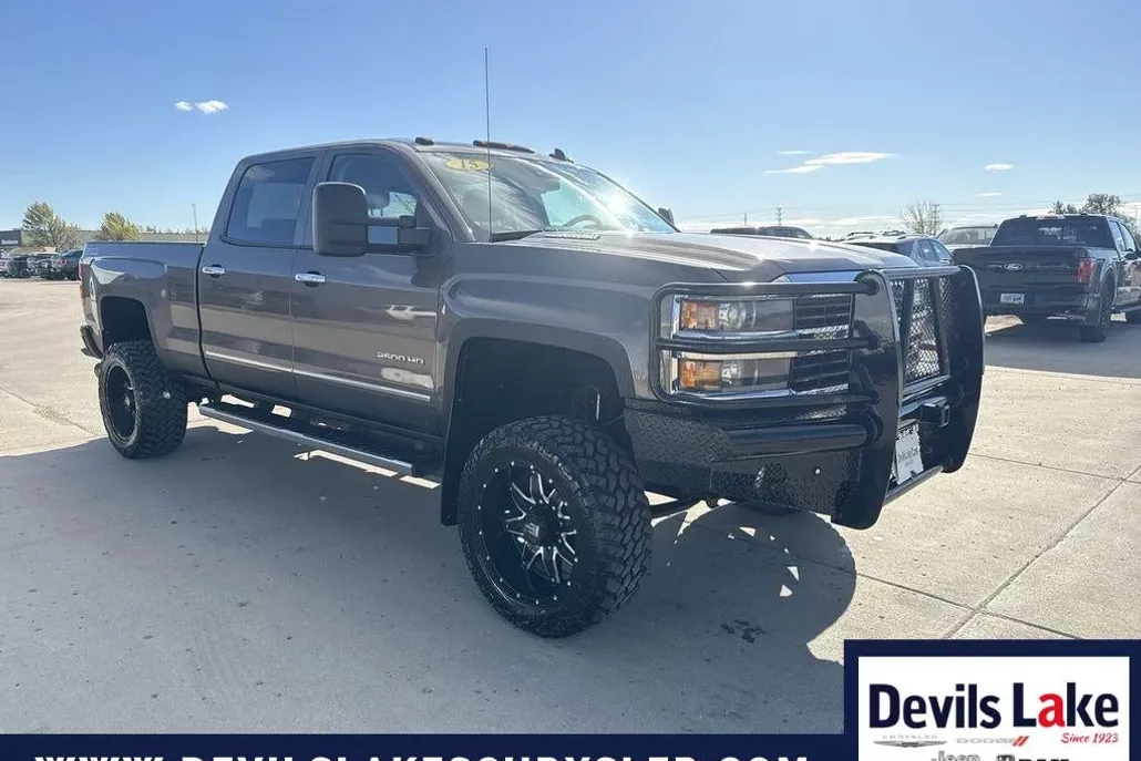 2015 Chevrolet Silverado LTZ photo 1