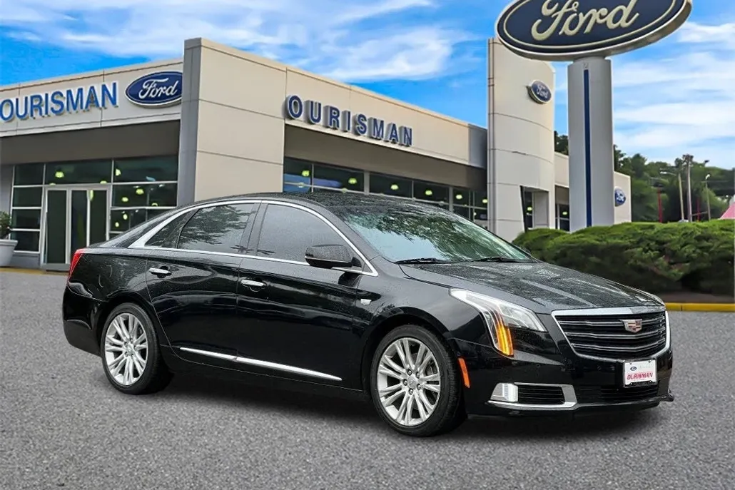 2019 Cadillac XTS Luxury photo 1