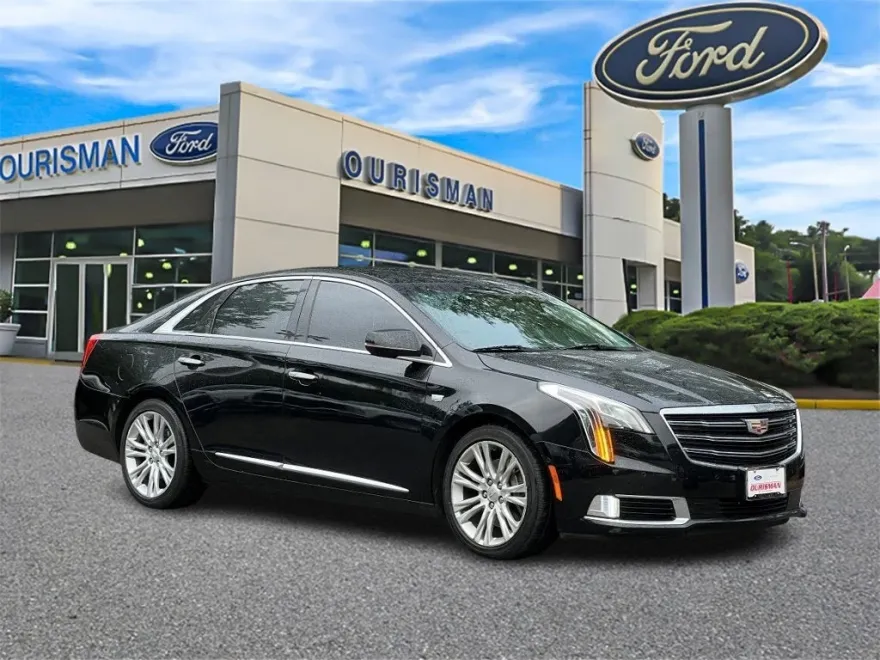 2019 Cadillac XTS Luxury photo 1