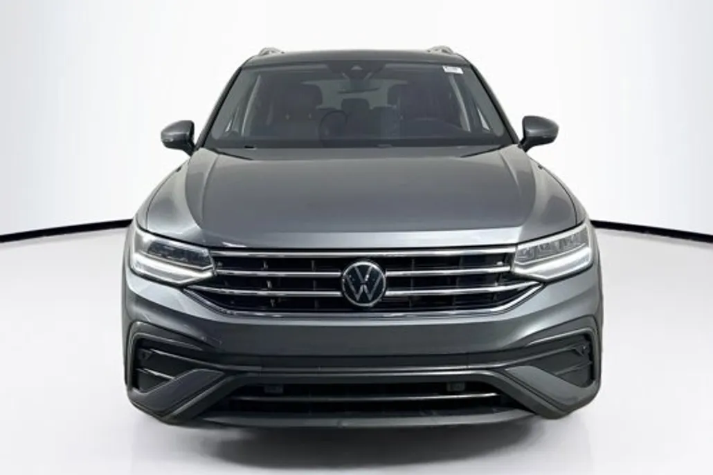 2022 Volkswagen Tiguan SE photo 1