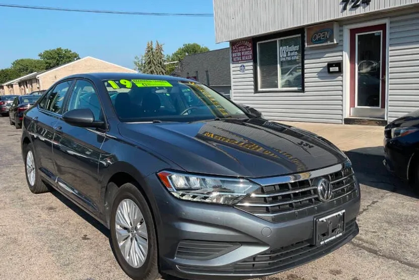 2019 Volkswagen Jetta SE R-Line photo 1