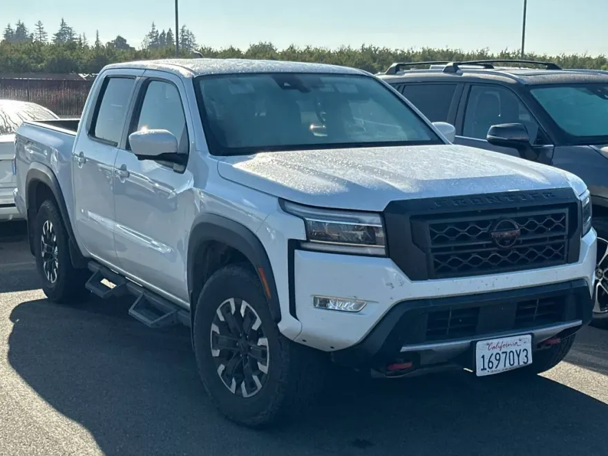 2023 Nissan Frontier PRO-4X photo 1