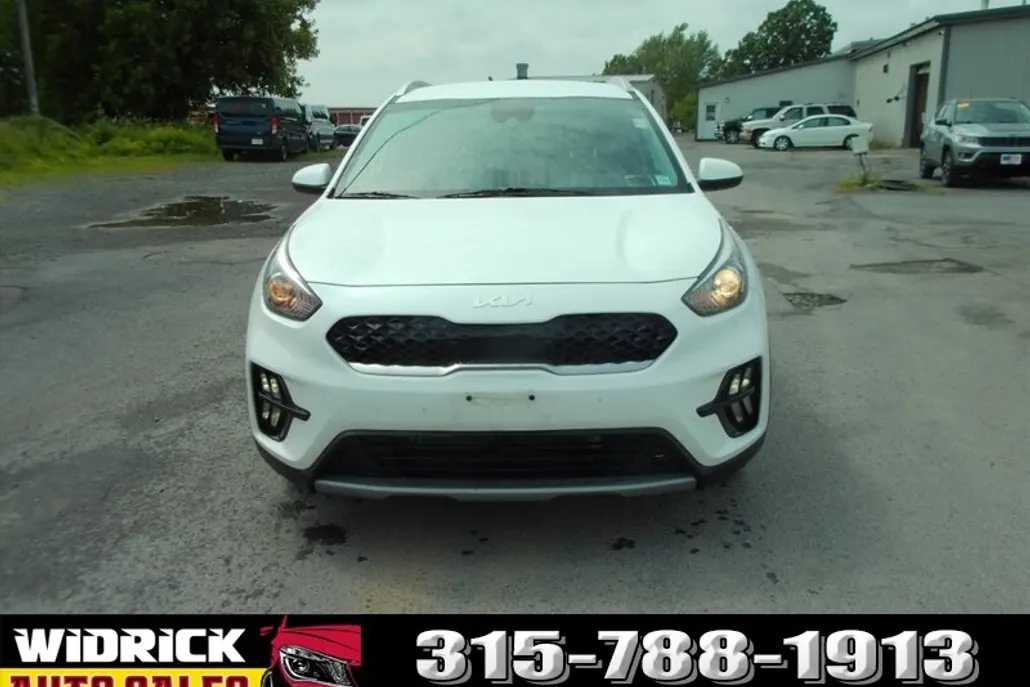 2022 Kia Niro LXS photo 1
