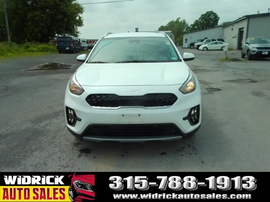 2022 Kia Niro LXS photo 1