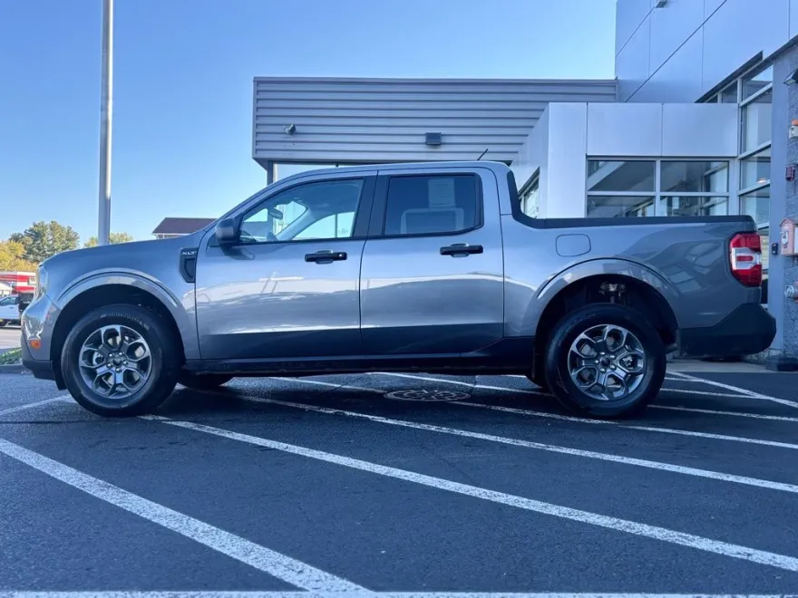 2025 Ford Maverick XLT photo 1