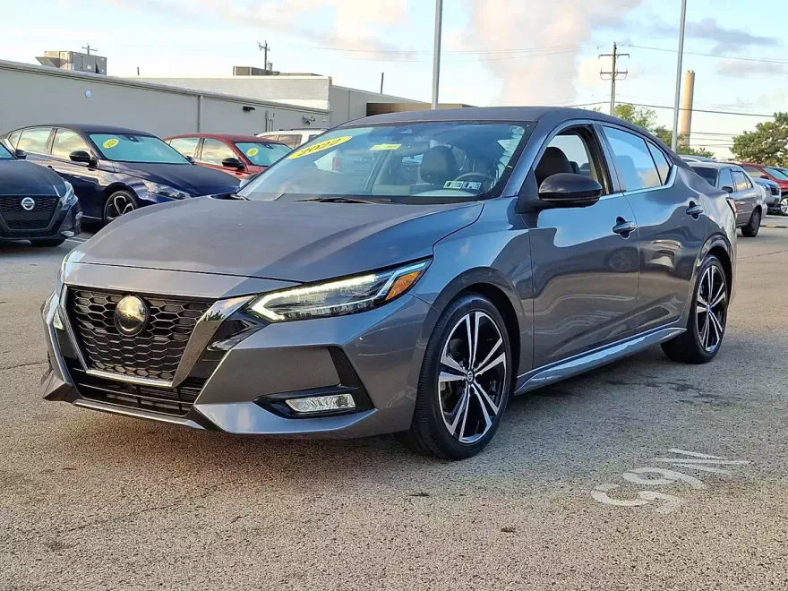 2022 Nissan Sentra SR photo 1